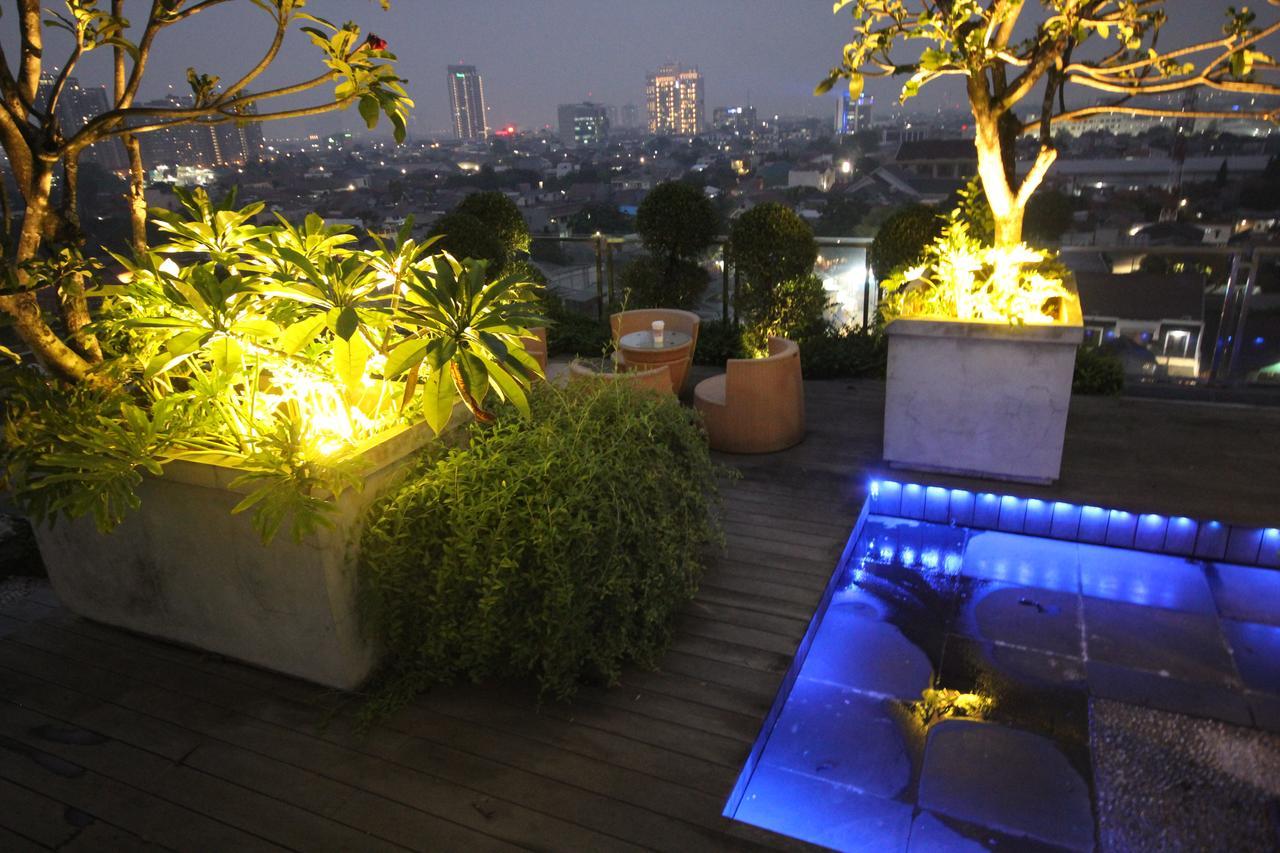 Harvia Suites Kebon Jeruk Giacarta Esterno foto