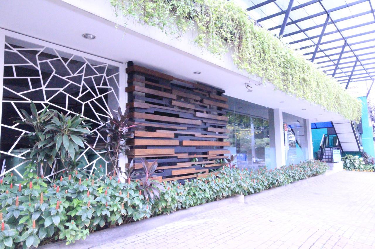 Harvia Suites Kebon Jeruk Giacarta Esterno foto