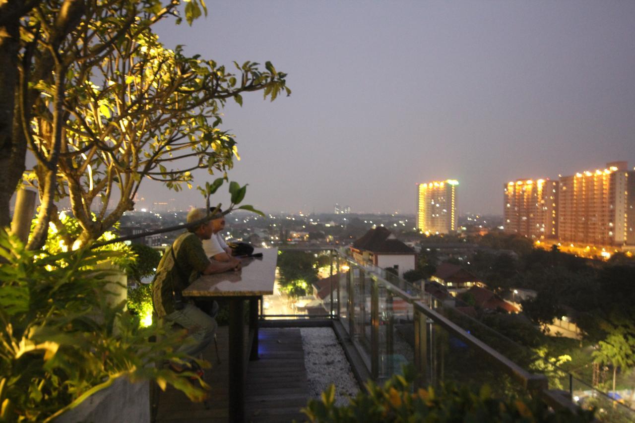 Harvia Suites Kebon Jeruk Giacarta Esterno foto