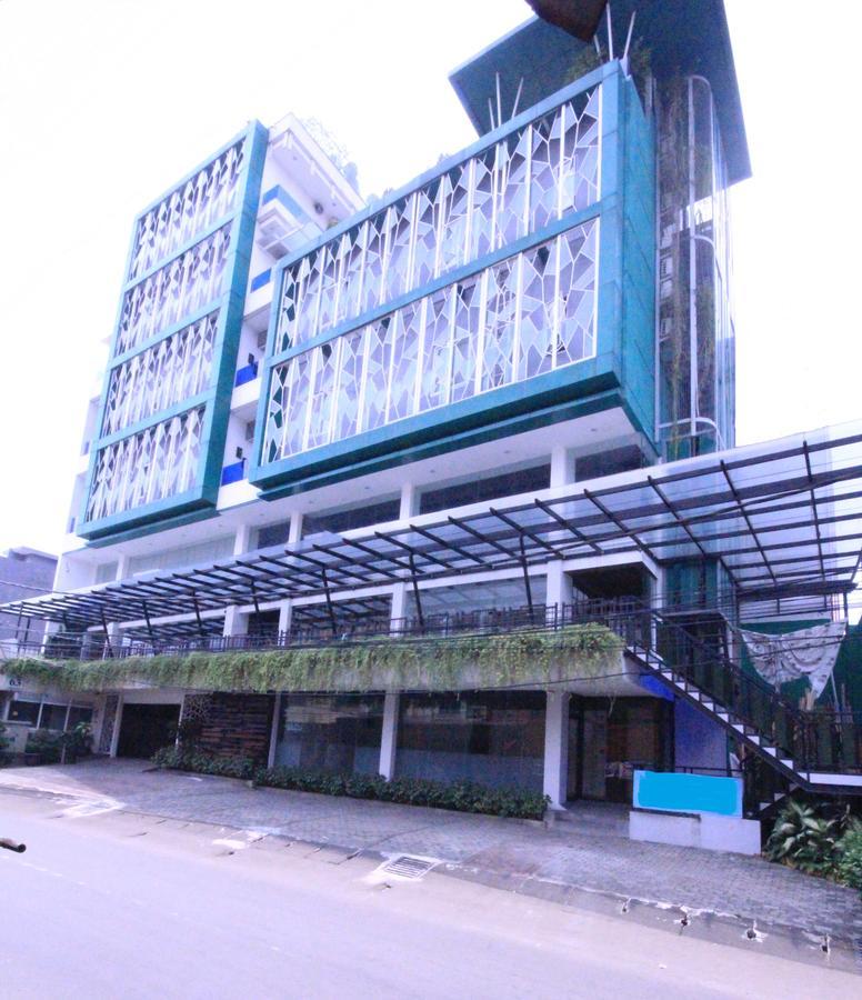 Harvia Suites Kebon Jeruk Giacarta Esterno foto