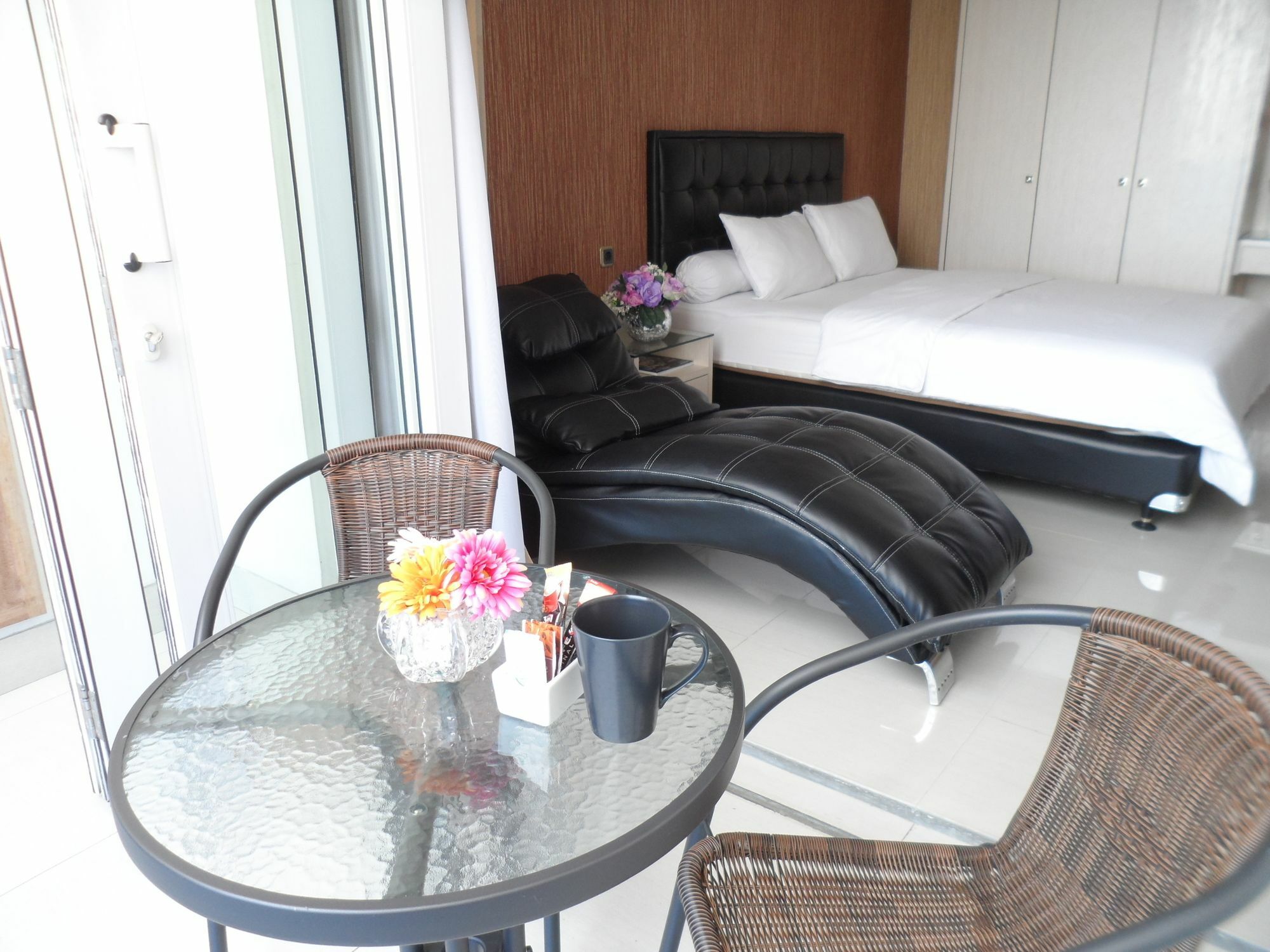 Harvia Suites Kebon Jeruk Giacarta Esterno foto